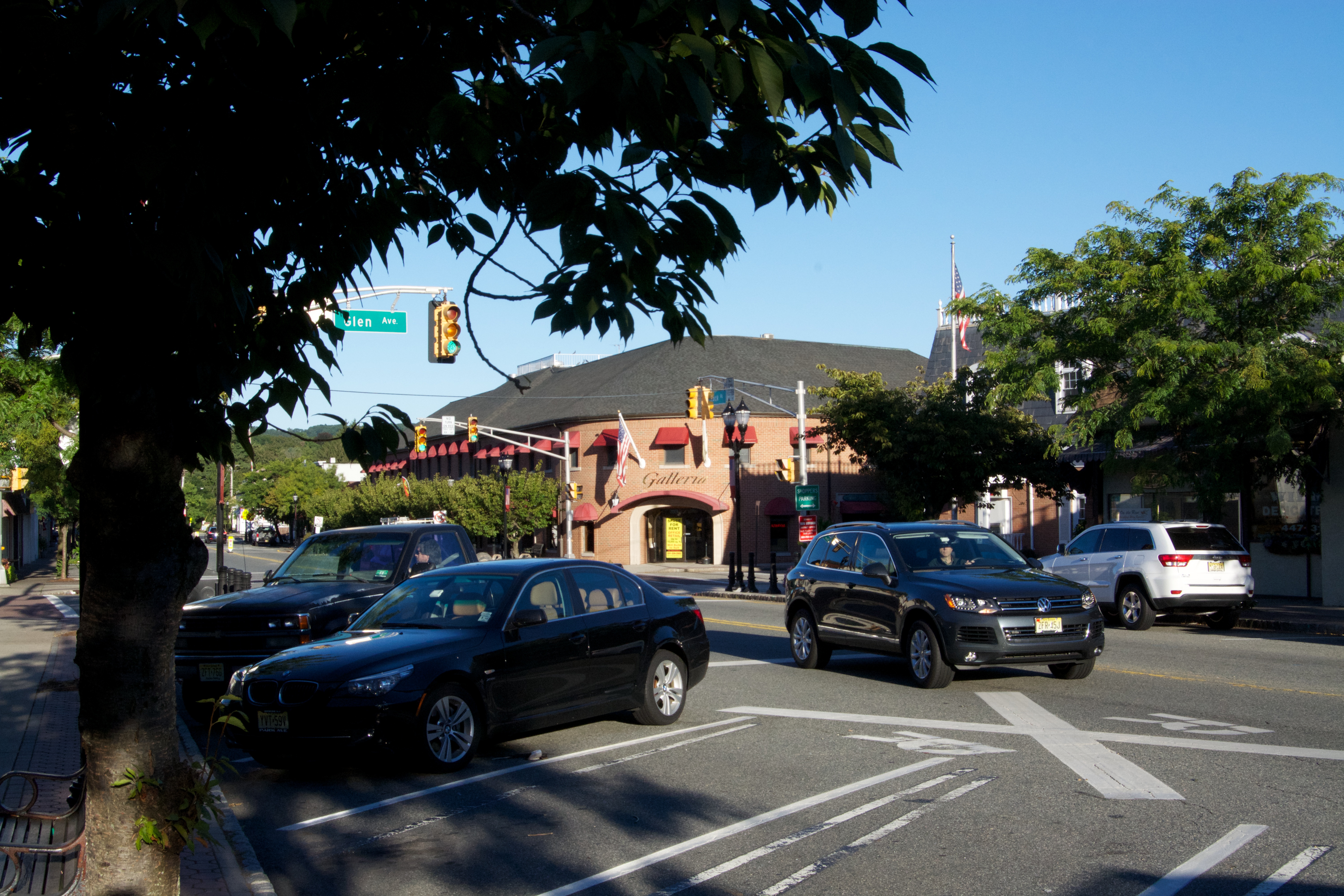 Corner Rock Rd and Glen Ave in Glen Rock