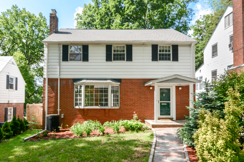 38 Grayson Pl, Teaneck Home For Sale