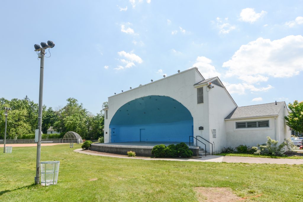 Kasschau Memorial Bandshell
